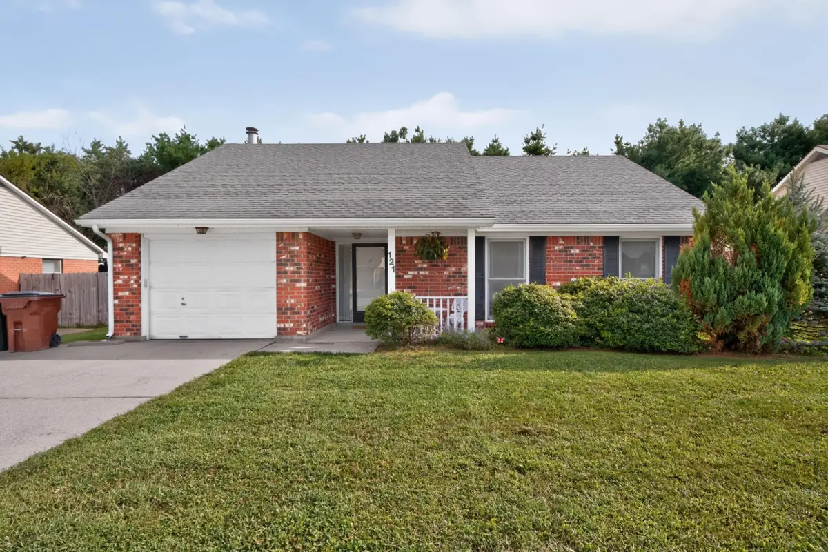121 Chestnut Lane, Versailles, KY 40383 - #1
