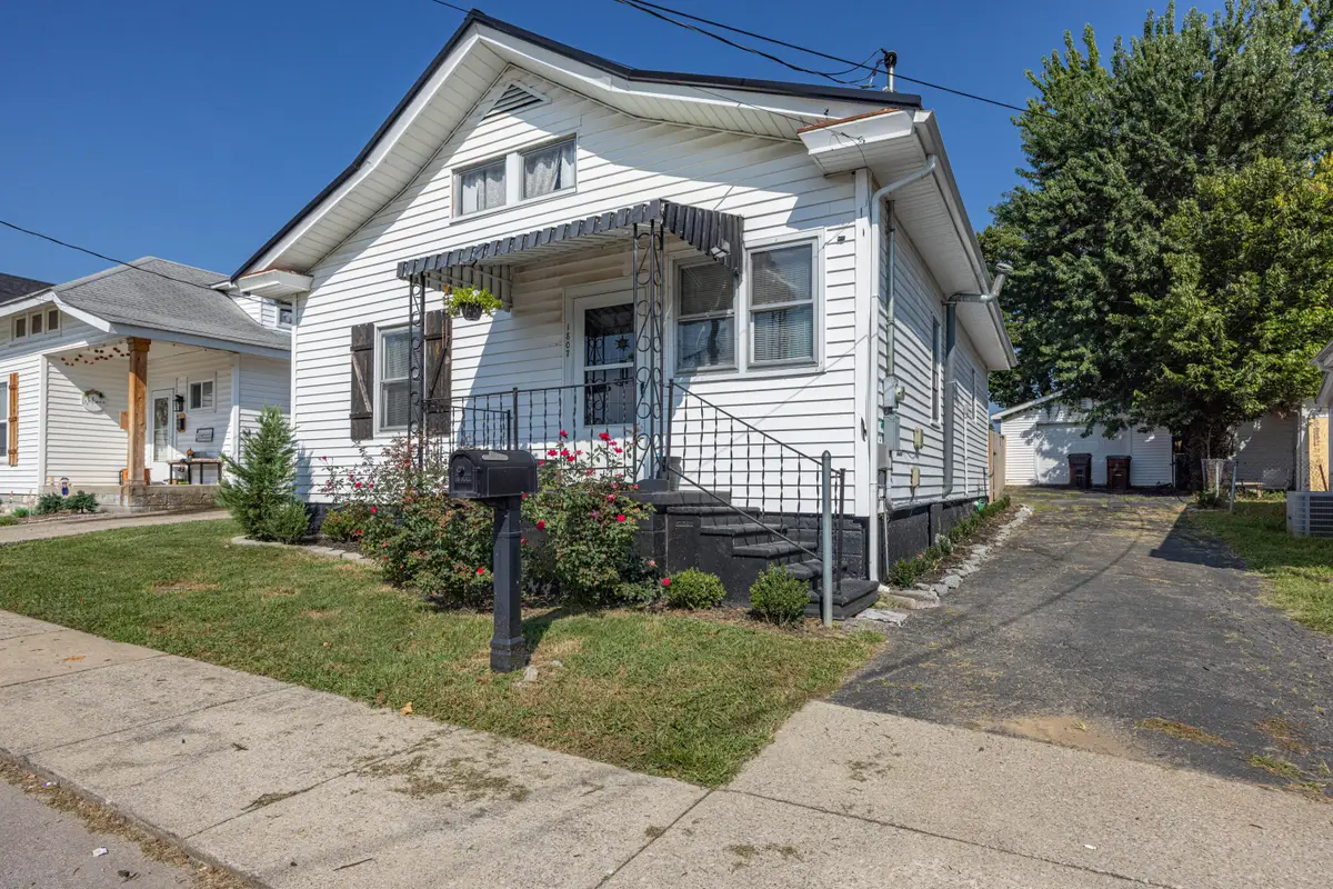 1807 Clifton Avenue, Paris, KY 40361 - #1