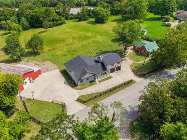 7015-7019 Old Richmond Road, Lexington, KY 40515