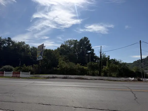 6423 Kentucky 1428, Allen, KY 41601