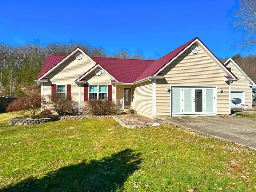 829 Boone Creek Road, Stanton, KY 40380 - #2