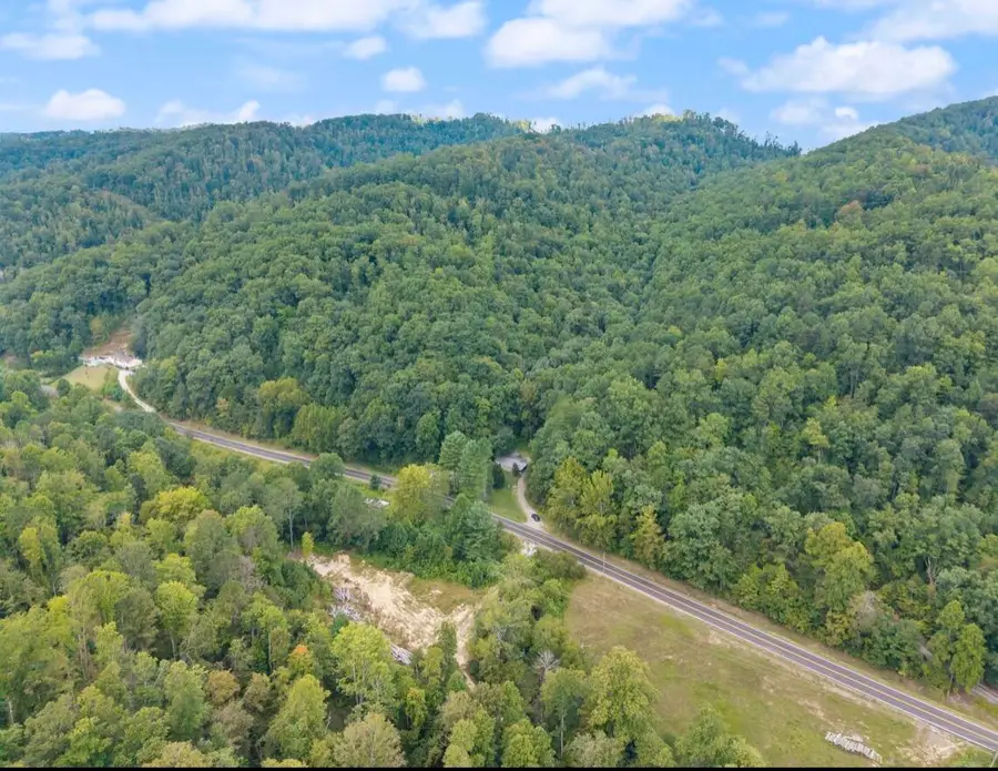 6026 State Highway 221, Bledsoe, KY 40810 - #2