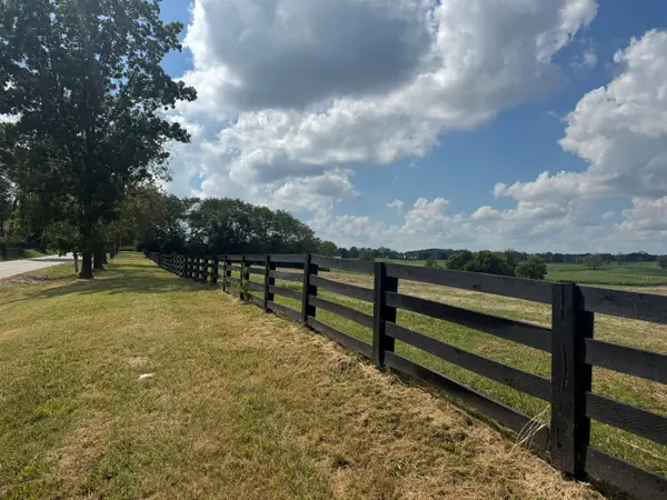 2445  Bryan Station Road, Lexington, KY 40516