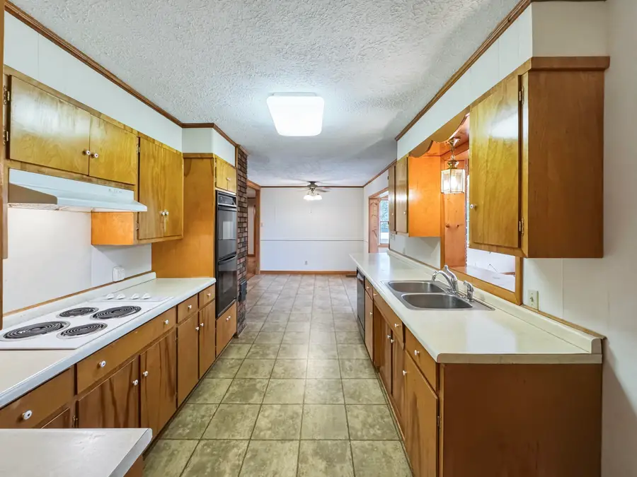 87 Meadow Lane, Princeton, KY 42445 - #3