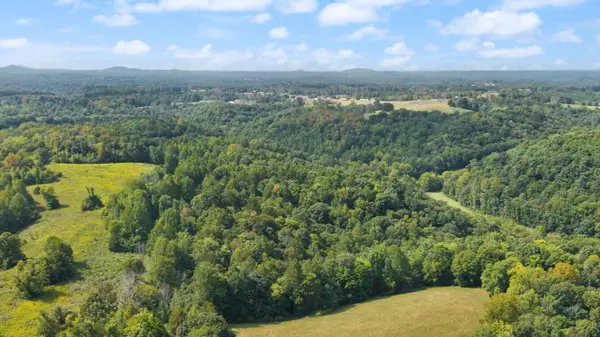 7 Snow Road, Middleburg, KY 42541
