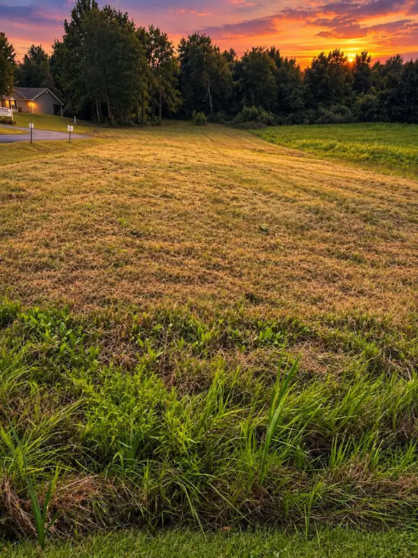 41 Pinecrest Parkway, Louisa, KY 41230