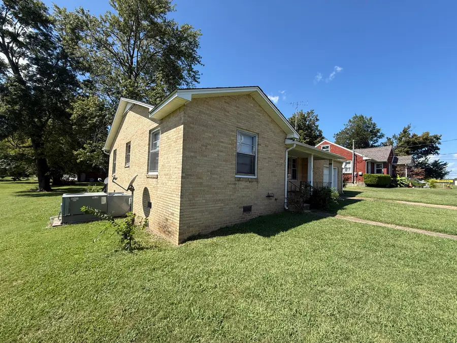 123 S 1st Street, Mayfield, KY 42066 - #2