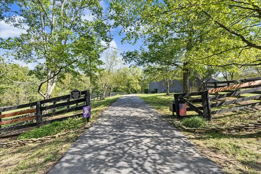 851 Avenstoke Road, Frankfort, KY 40601 - #3