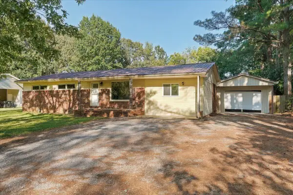 202 Oakcrest Drive, Murray, KY 42071