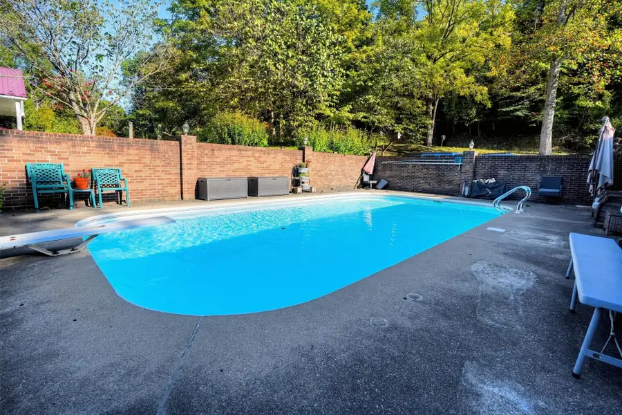 2035 Doe Creek Rd Road, Irvine, KY 40336 - #2
