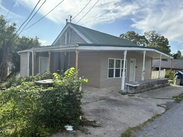 231 Pine Street, Paintsville, KY 41240 - #1