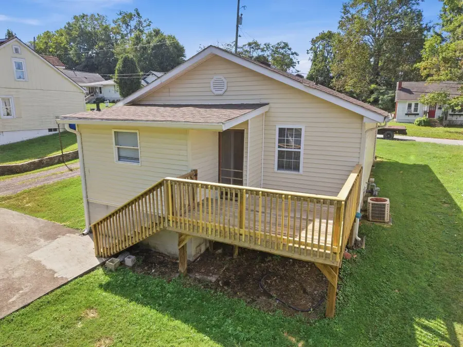 611 College Street, Winchester, KY 40391 - #3