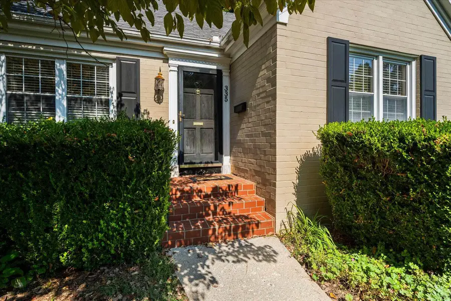 335 Queensway Drive, Lexington, KY 40502 - #2