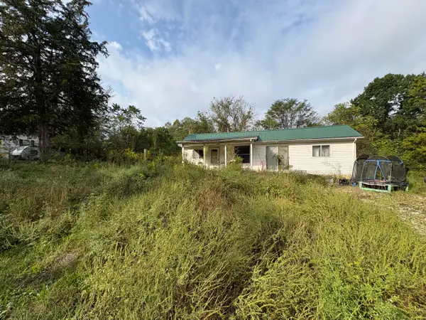 1270 W Lone Oak Road, Clay City, KY 40312