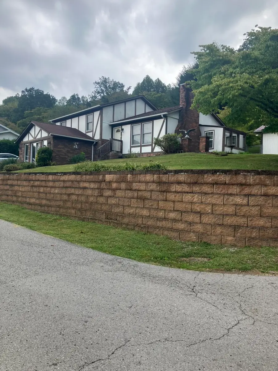 189 Park Drive, Loyall, KY 40854 - #3