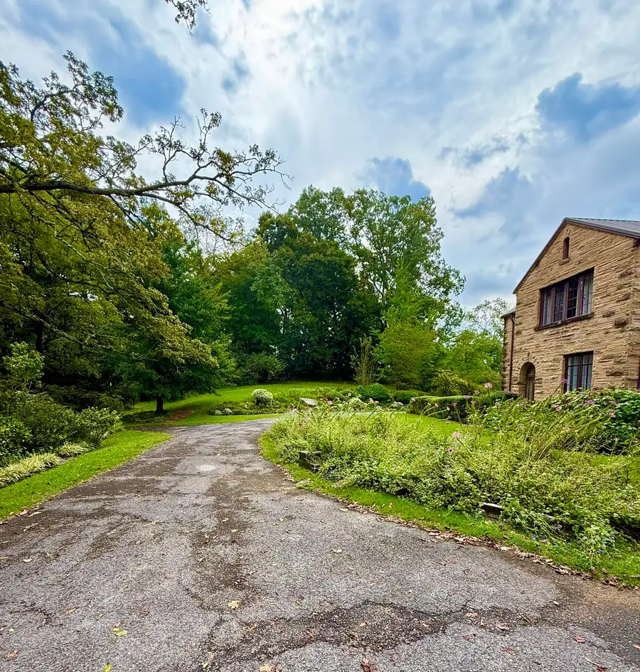412 Englewood Road, Middlesboro, KY 40965 - #3