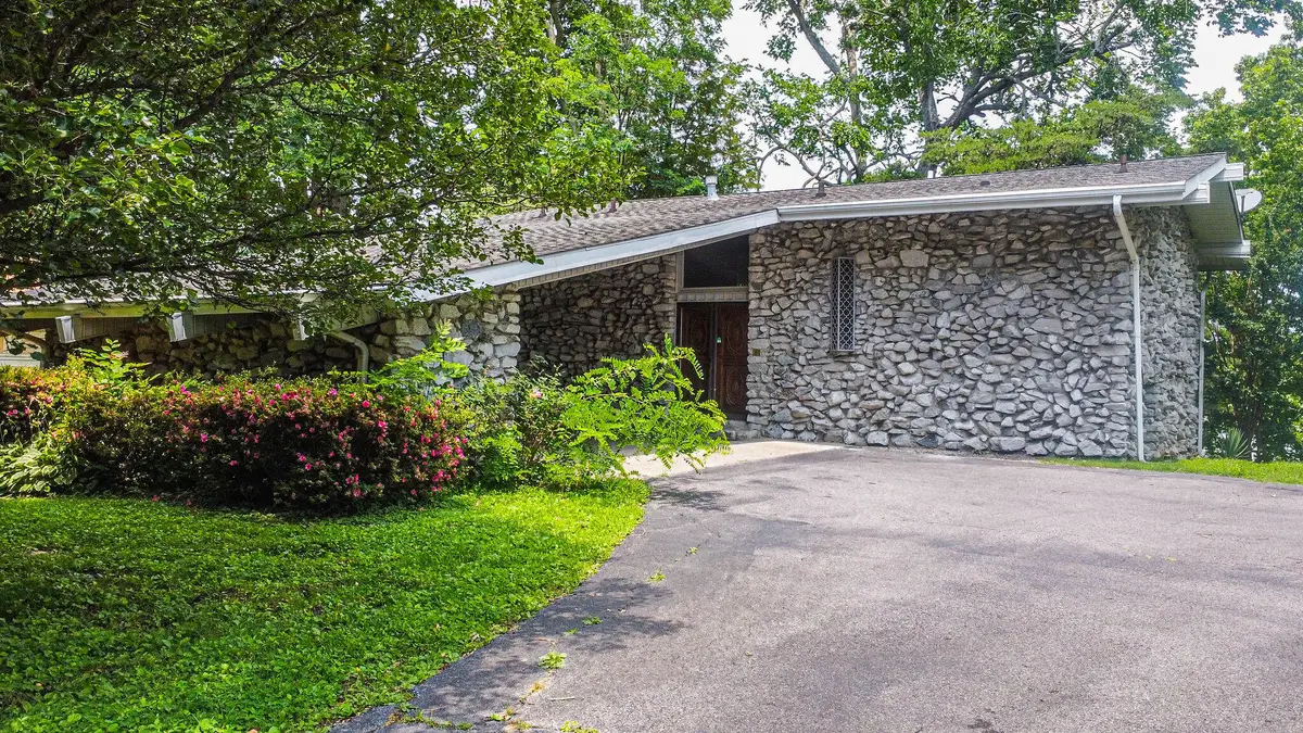1135 Tenne-vue Drive, Paducah, KY 42003 - #1