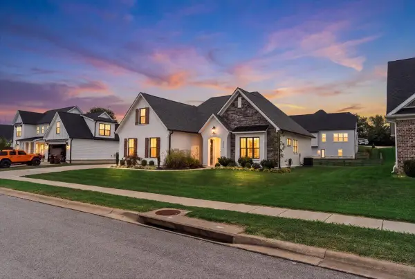 3012 Red Oak Trail, Versailles, KY 40383