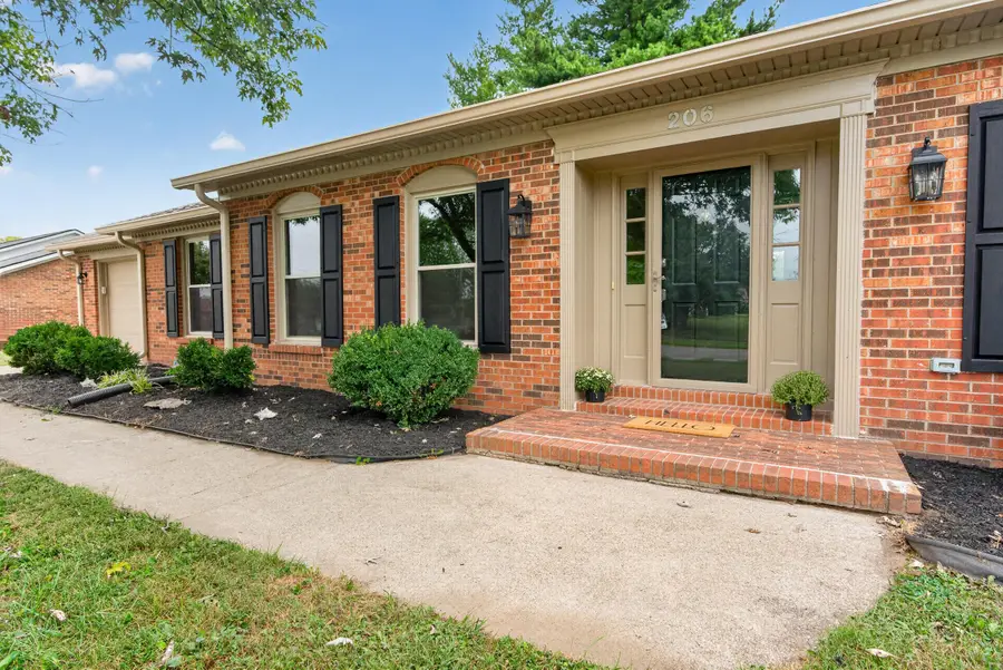 206 E Edgewood Drive, Nicholasville, KY 40356 - #2