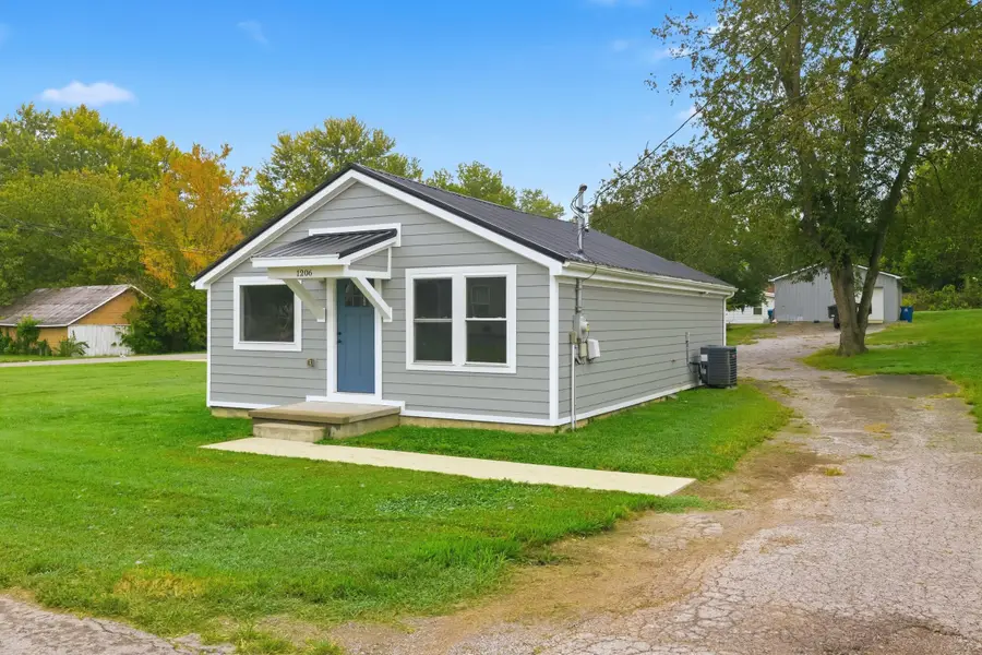 1206 Sycamore Street, Danville, KY 40422 - #2