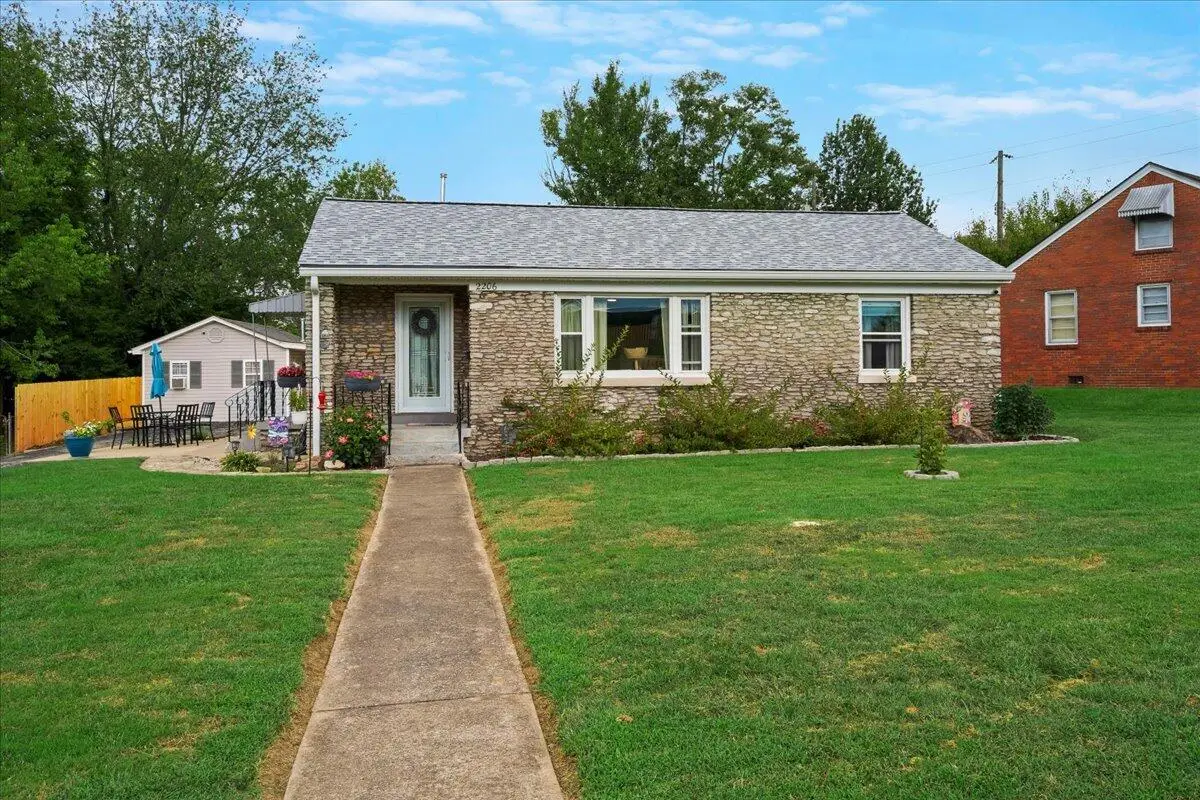 2206 Circle Drive, Lexington, KY 40505 - #1