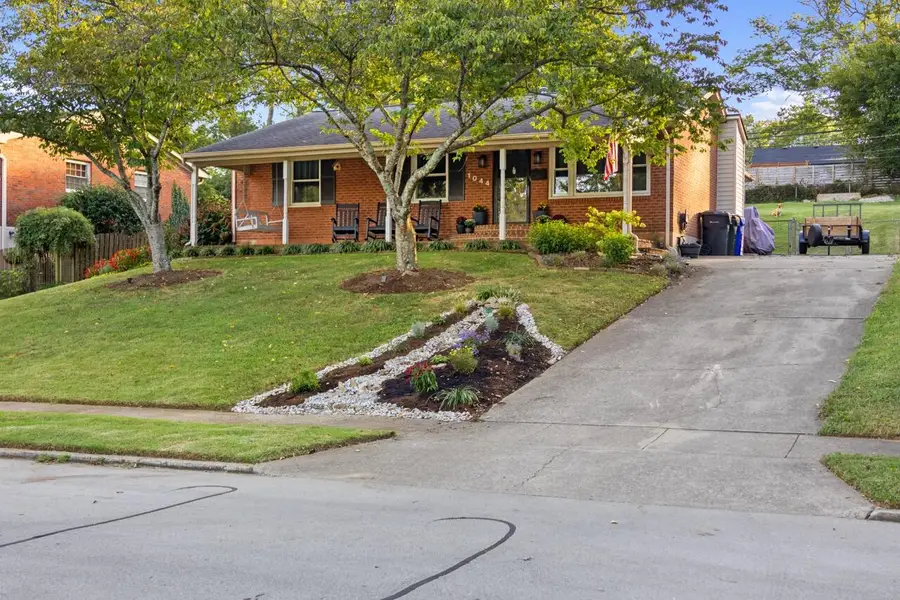 1044 Elmendorf Drive, Lexington, KY 40517 - #3