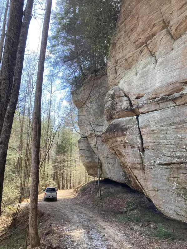 9999 Victory Falls, Campton, KY 41301