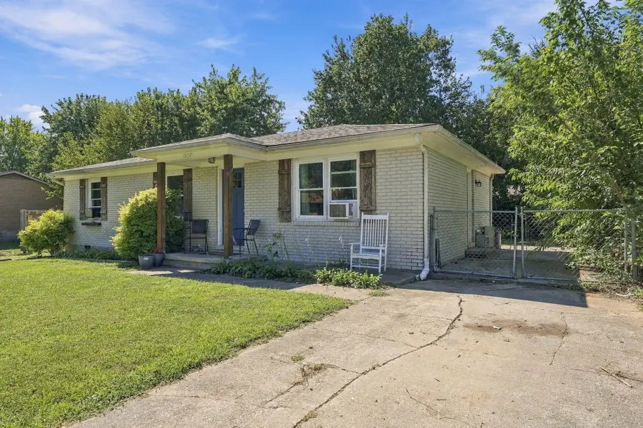 310 Center Street, Lawrenceburg, KY 40342 - #2