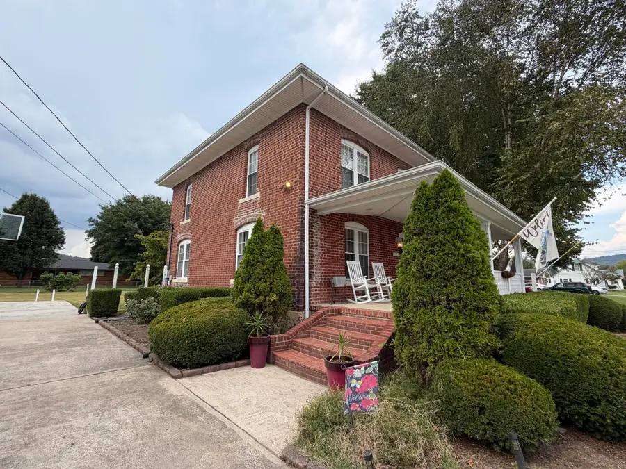 135 School Street, Barbourville, KY 40906 - #3