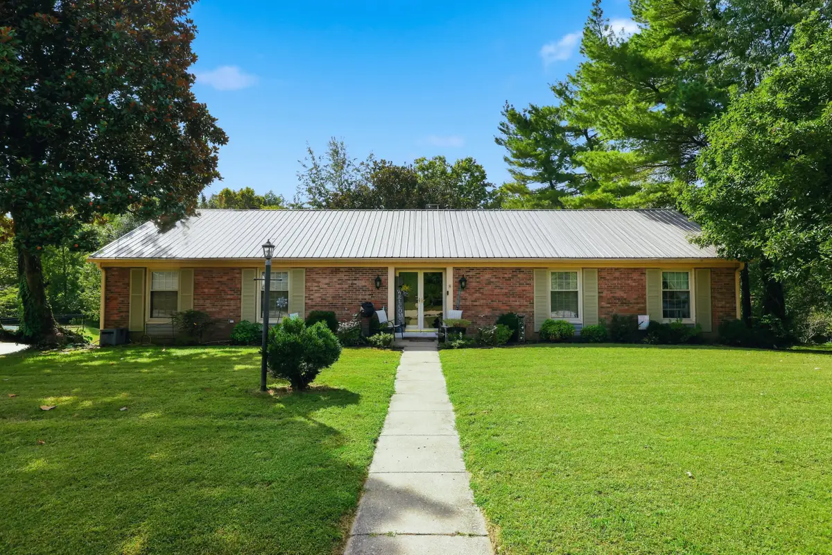 11 Warwick Lane, Frankfort, KY 40601 - #1