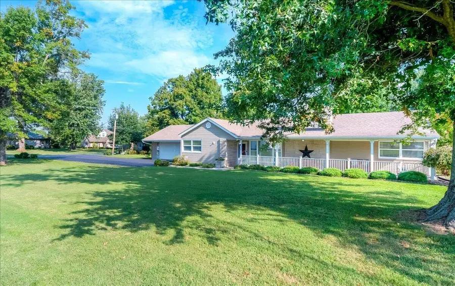 102 Maplewood Drive, Lancaster, KY 40444 - #2