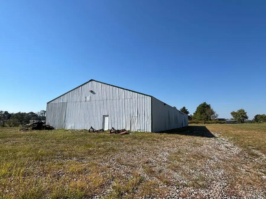 6442 Ky-76, Russell Springs, KY 42642 - #2