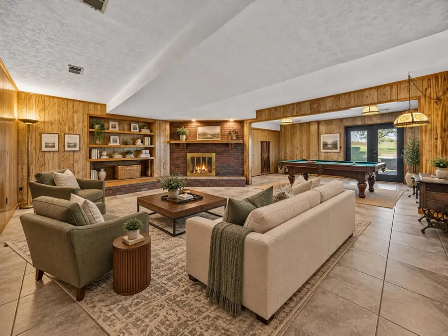 5700 Sulphur Well Road, Lexington, KY 40509 - #3