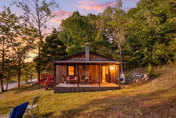 3999 Mckee Road, Irvine, KY 40336