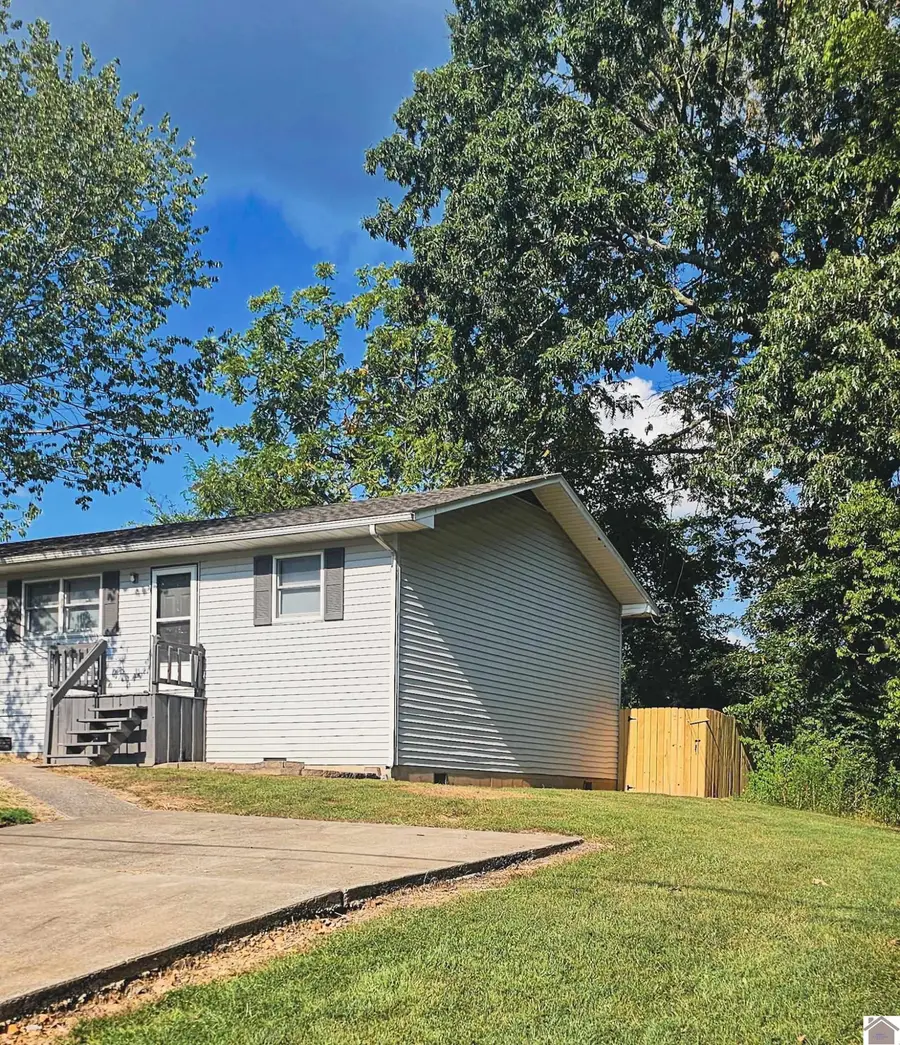 1801 Ridgewood Drive, Murray, KY 42071 - #3