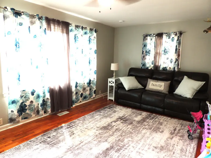104 Spruce Drive, Frankfort, KY 40601 - #3