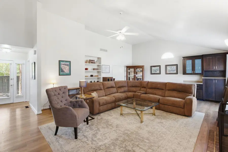 2208 Valencia Drive, Lexington, KY 40513 - #2