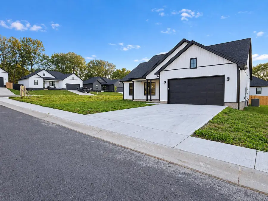 484 Pinehurst Way, Harrodsburg, KY 40330 - #2