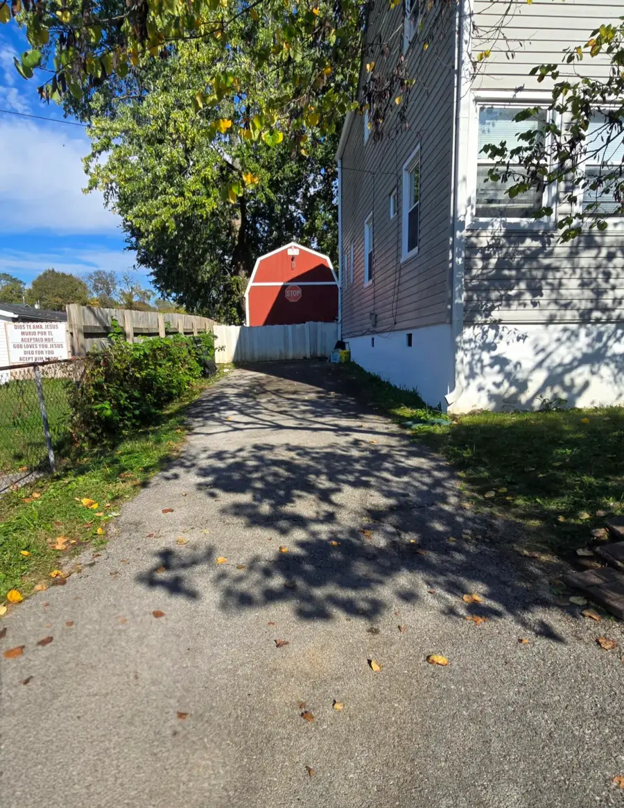32 W 20th Street, Paris, KY 40361 - #3