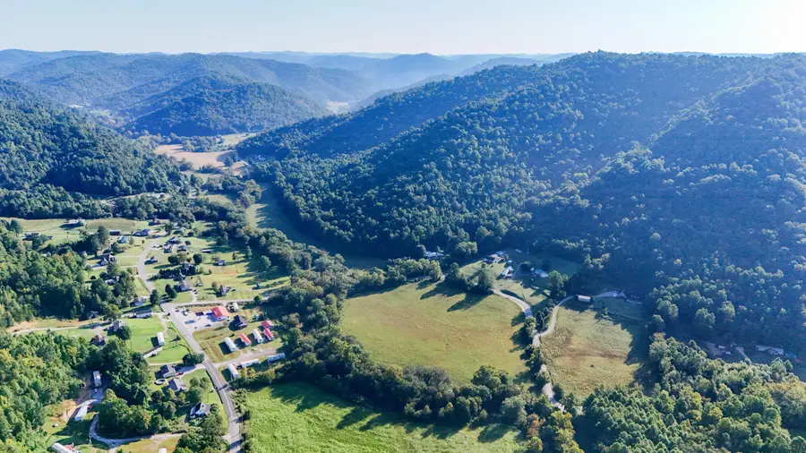 30 N Warriors Path, Flat Lick, KY 40935 - #2