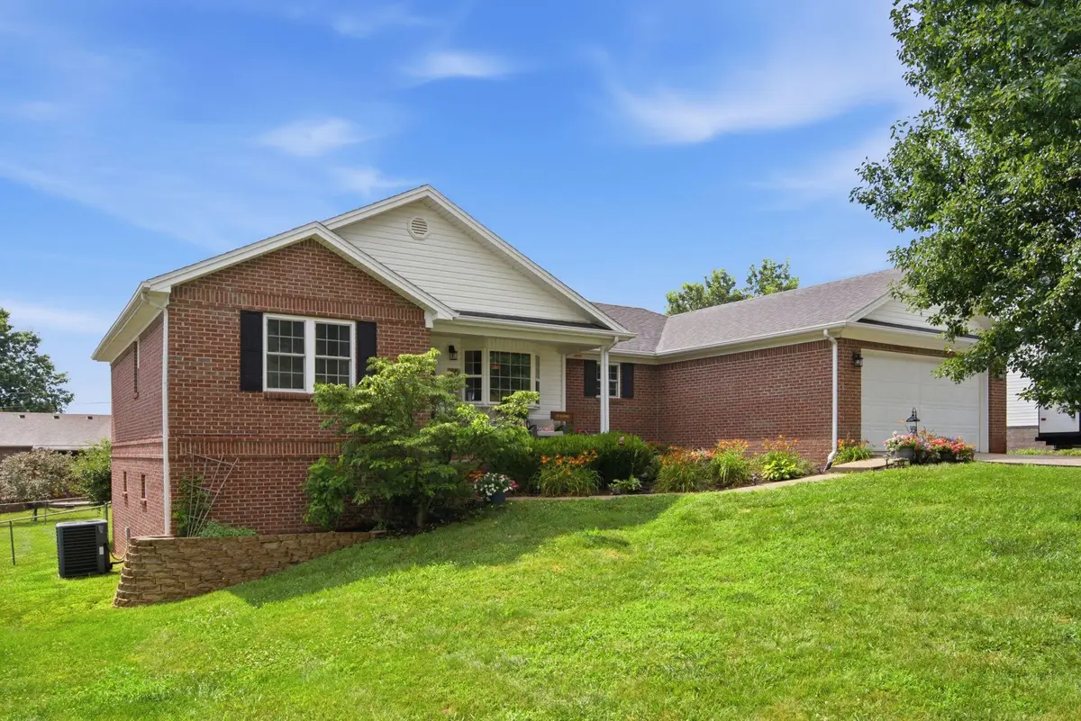 412 Pope Avenue, Harrodsburg, KY 40330 - #1