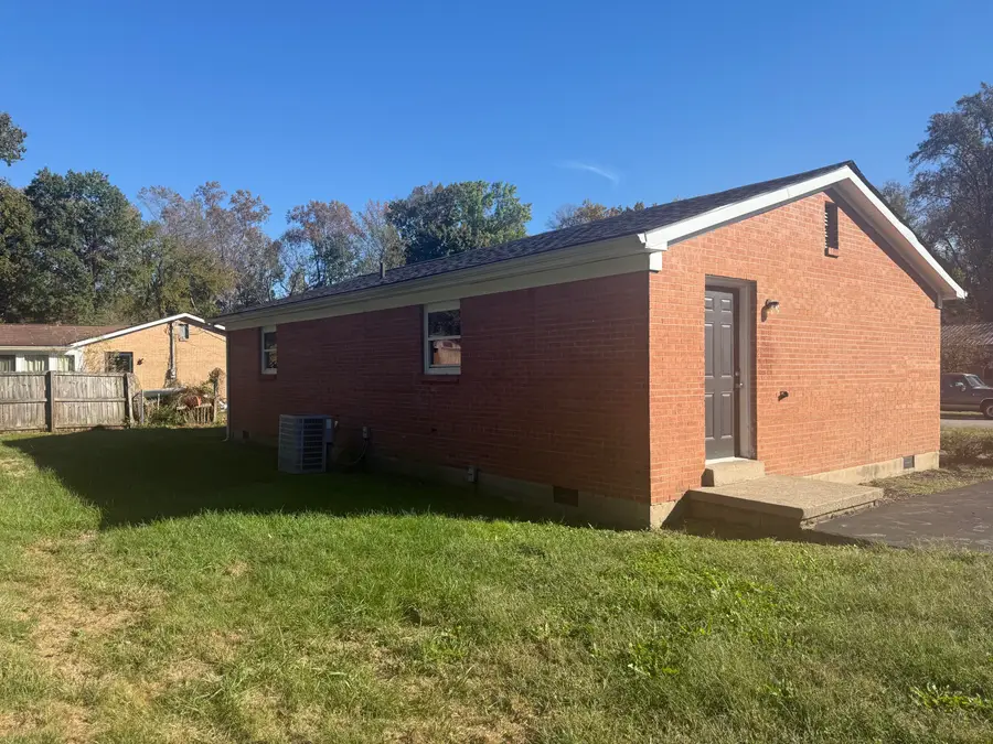 105 Brushwood Court, Berea, KY 40403 - #2