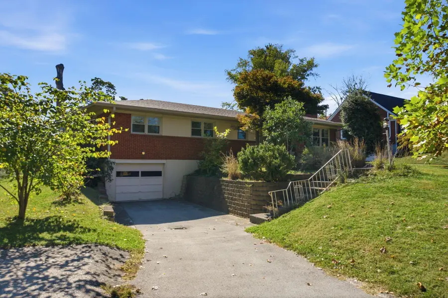 650 Hill N Dale Road, Lexington, KY 40503 - #3