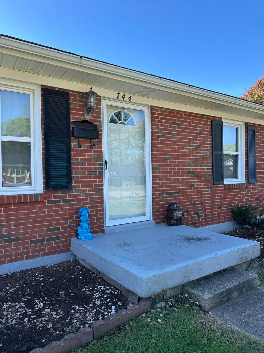 744 Cloverdale Street, Harrodsburg, KY 40330 - #2