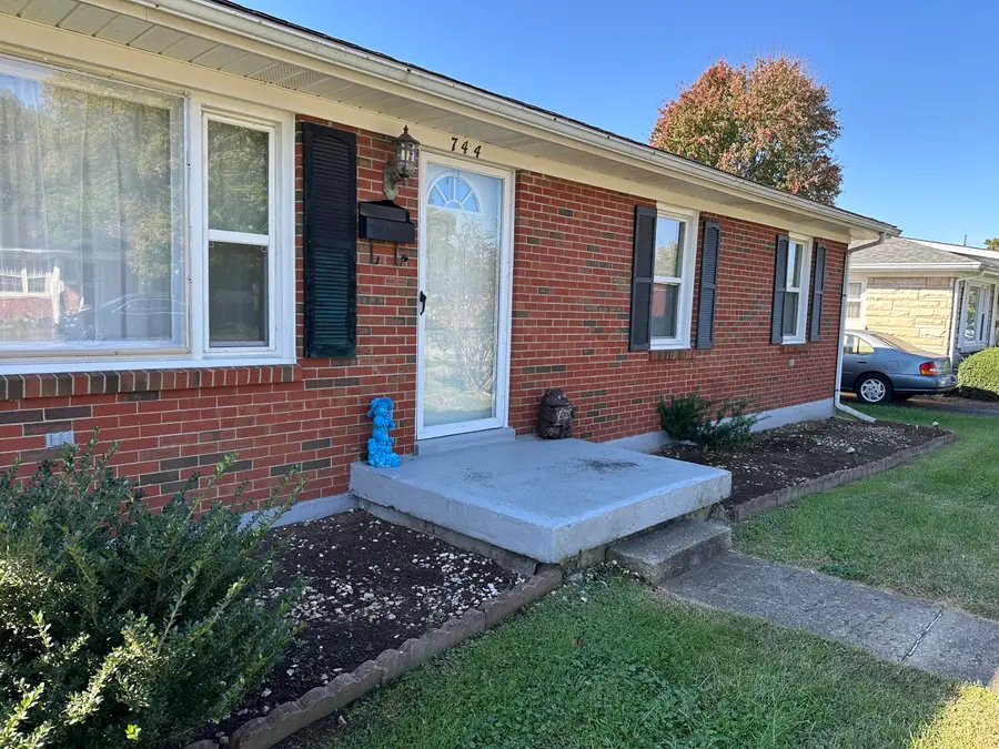 744 Cloverdale Street, Harrodsburg, KY 40330 - #3