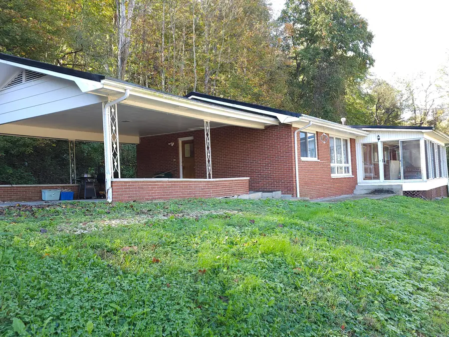 1556 Ky-8, Vanceburg, KY 41179 - #3