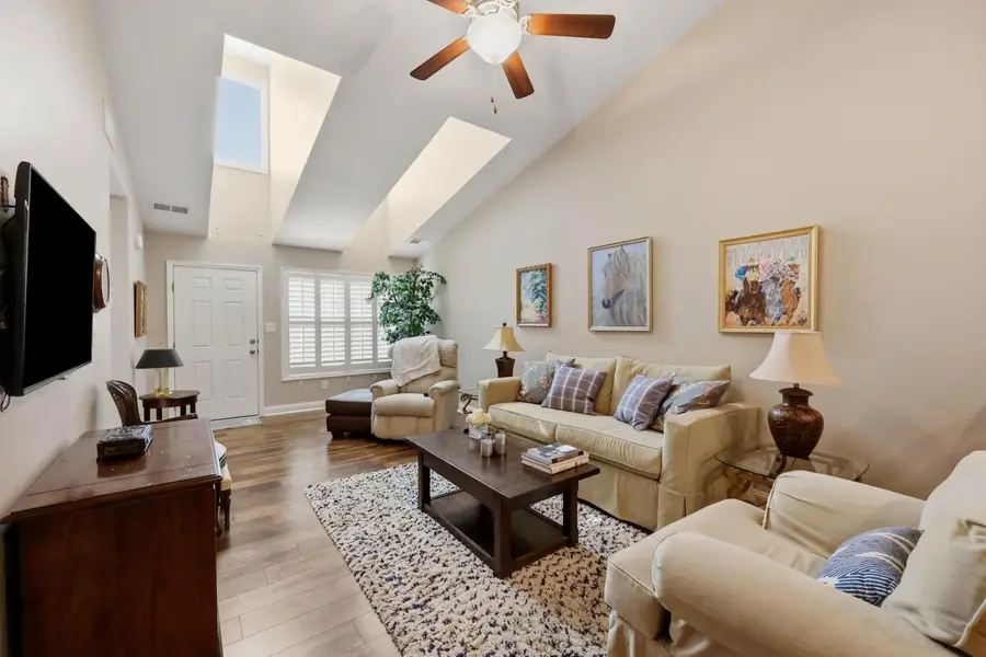 747 Newtown Spgs Drive, Lexington, KY 40511 - #3