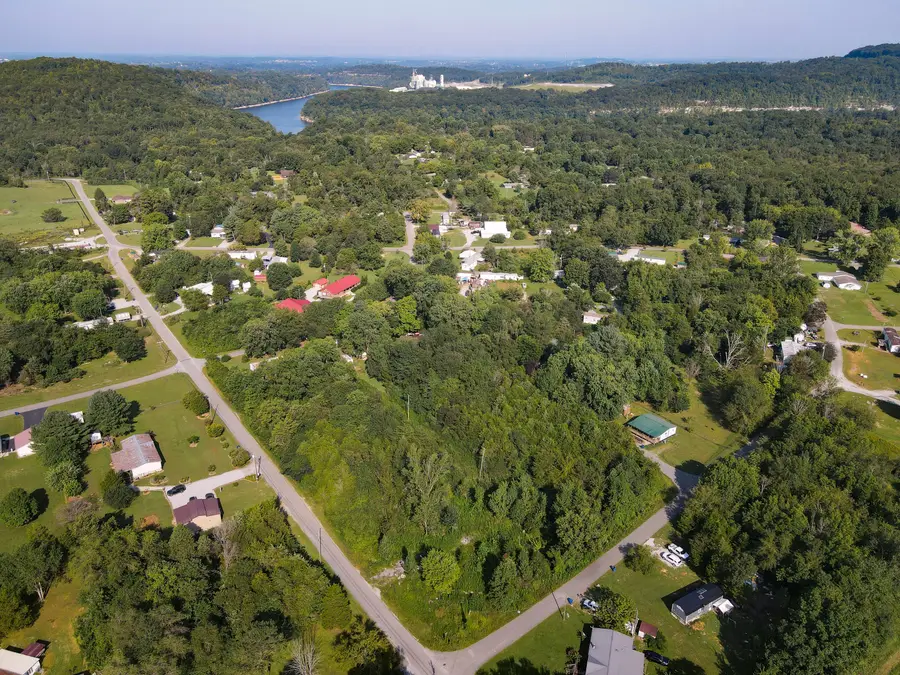 402-404 Cordell Drive, Burnside, KY 42519 - #2
