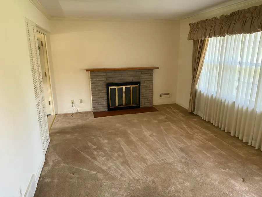 8804 Waltlee Road, Louisville, KY 40291 - #3