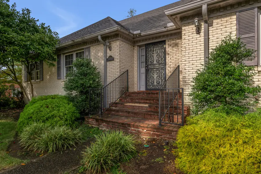 3549 Cornwall Drive, Lexington, KY 40503 - #2